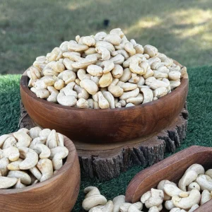 بادام هندی خام